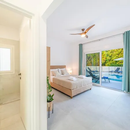 Villa Ami, Roda, Corfu: 10 Guests, Heated Pool, Private Mini Golf, Pool Table & More!! Exterior photo