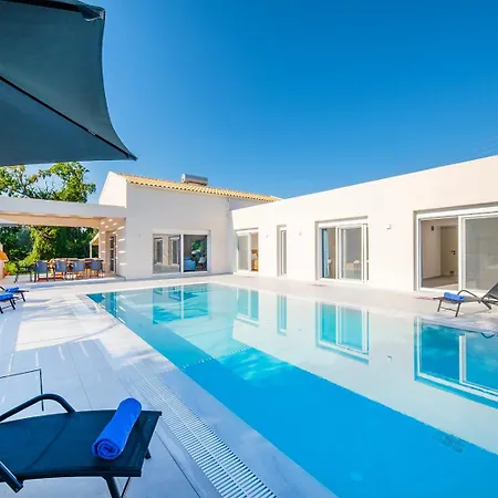 Villa Ami, Roda, Corfu: 10 Guests, Heated Pool, Private Mini Golf, Pool Table & More!! Exterior photo