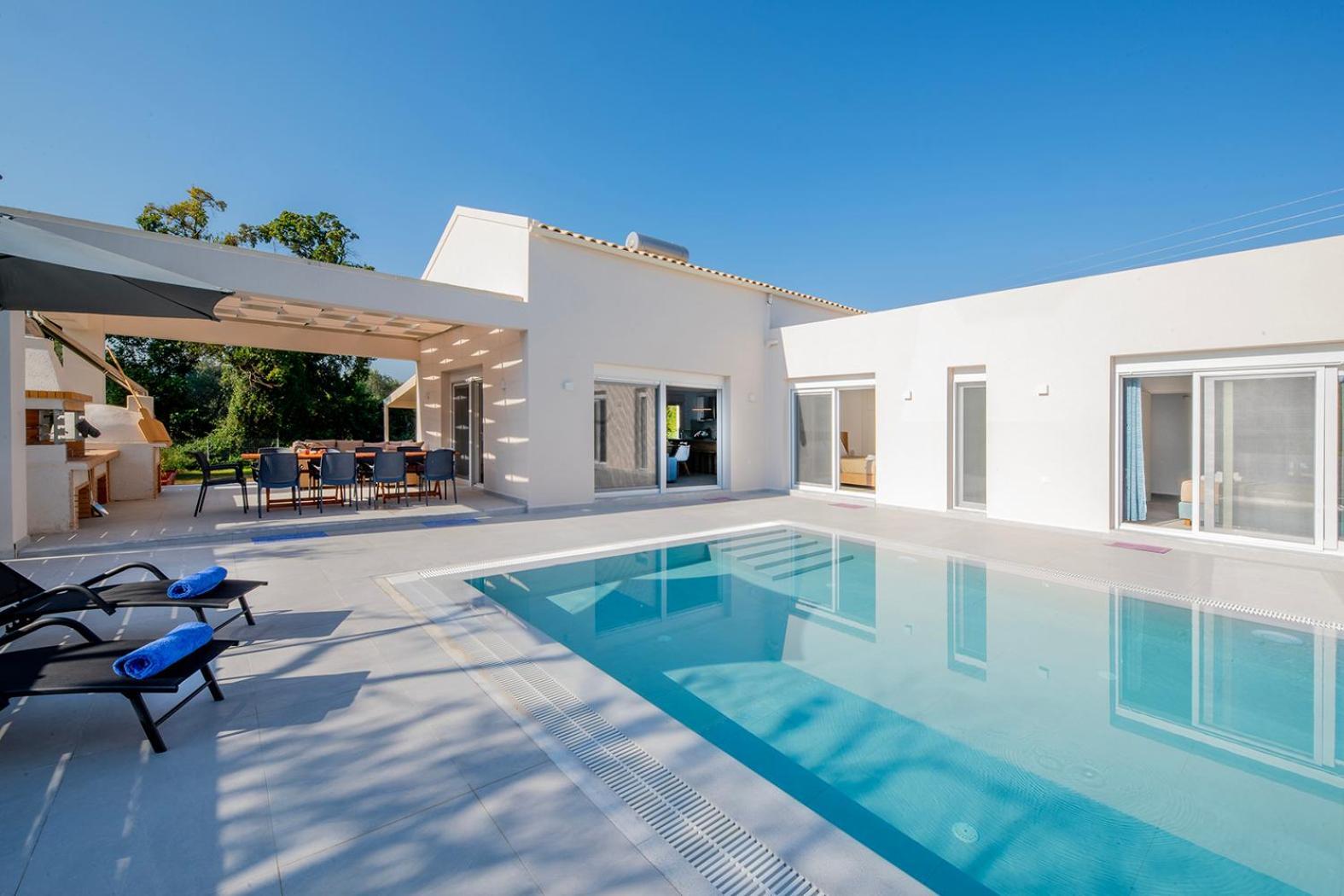 Villa Ami, Roda, Corfu: 10 Guests, Heated Pool, Private Mini Golf, Pool Table & More!! *
