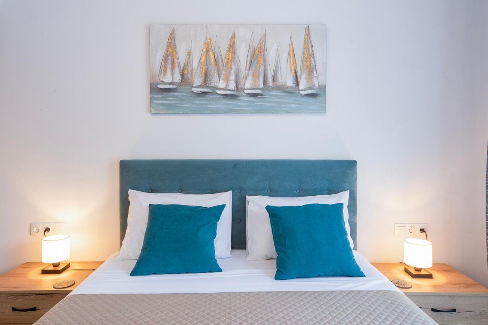 Villa Ami, Roda, Corfu: 10 Guests, Heated Pool, Private Mini Golf, Pool Table & More!! Roda (Corfu)