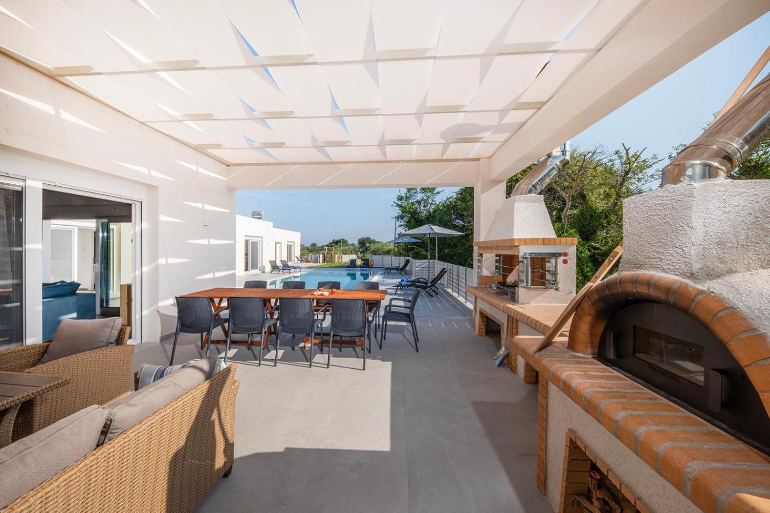 Villa Ami, Roda, Corfu: 10 Guests, Heated Pool, Private Mini Golf, Pool Table & More!! *