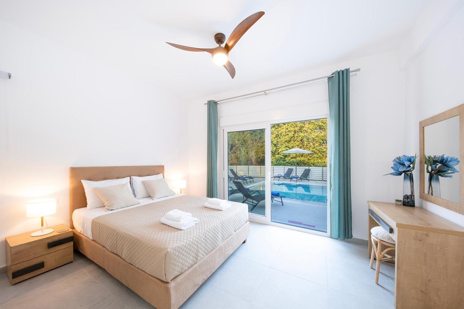 Villa Ami, Roda, Corfu: 10 Guests, Heated Pool, Private Mini Golf, Pool Table & More!! Roda (Corfu)