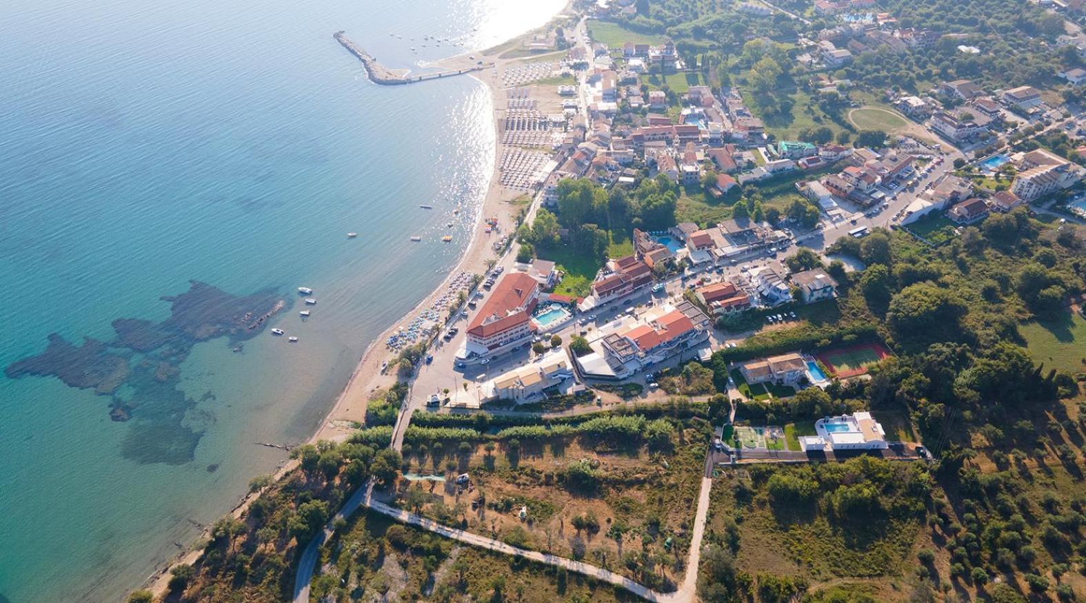 Villa Ami, Roda, Corfu: 10 Guests, Heated Pool, Private Mini Golf, Pool Table & More!! *
