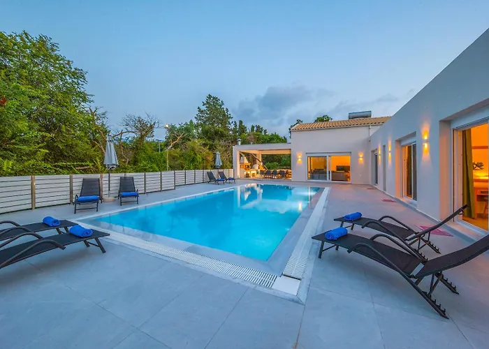 Villa Ami, Roda, Corfu: 10 Guests, Heated Pool, Private Mini Golf, Pool Table & More!!
