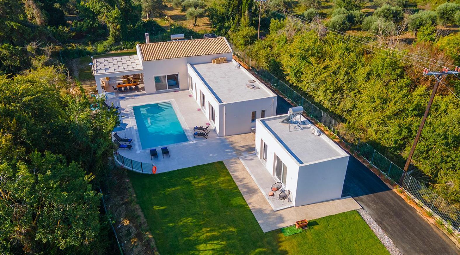 Ami, Roda, Corfu: 10 Guests, Heated Pool, Private Mini Golf, Pool Table & More!! Villa Roda (Corfu)