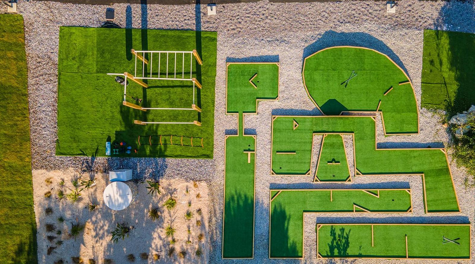 Vila Ami, Roda, Corfu: 10 Guests, Heated Pool, Private Mini Golf, Pool Table & More!!