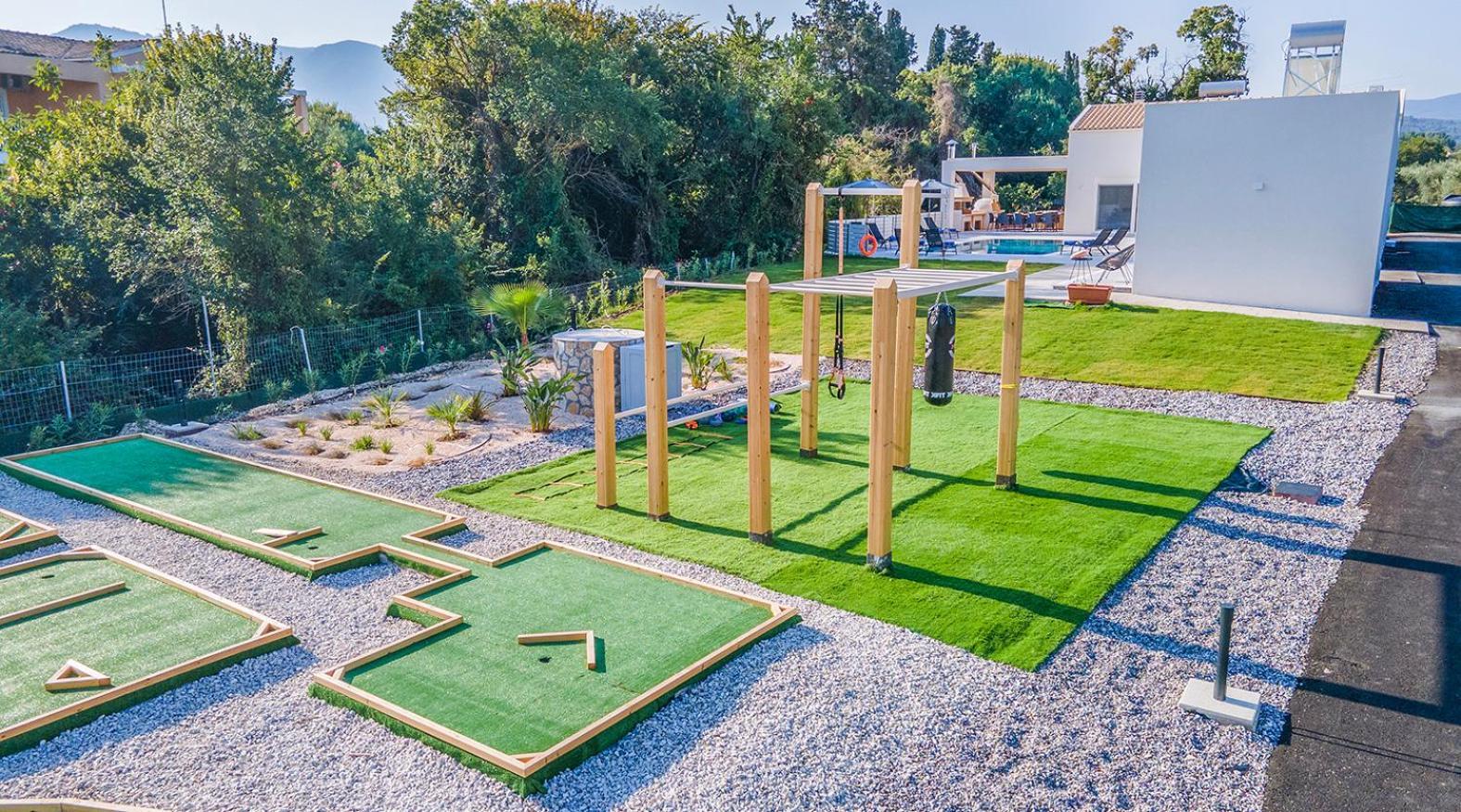 Ami, Roda, Corfu: 10 Guests, Heated Pool, Private Mini Golf, Pool Table & More!! Vila Roda (Corfu)